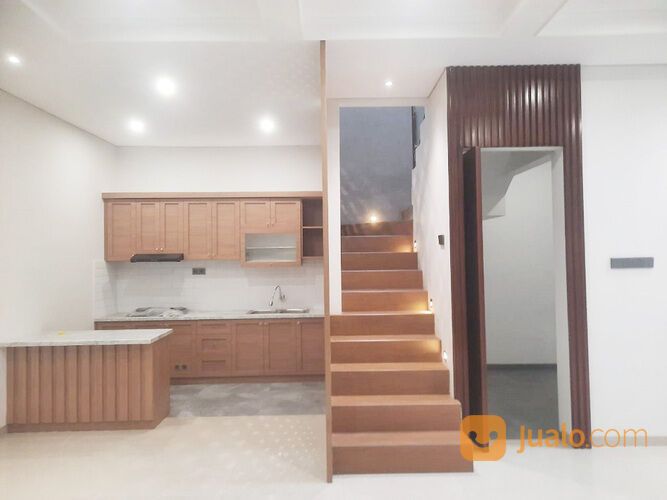 Rumah di Pulo Gadung Dekat Arion Mall Rawamangun, Mall Green Pramuka Square, UNJ