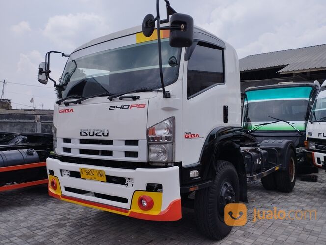 Truck Head trailer, Isuzu Giga 34 / 240 PS, 4x2, tahun 2020