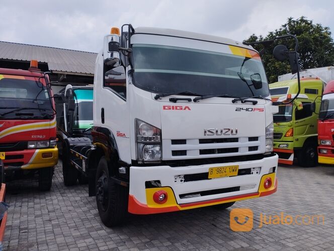 Truck Head trailer, Isuzu Giga 34 / 240 PS, 4x2, tahun 2020