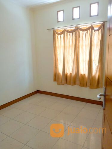 Rumah Untuk Kantor 2 Lantai 4 Kamar di Jl. Sulaksana, Bandung