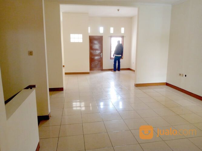 Rumah Untuk Kantor 2 Lantai 4 Kamar di Jl. Sulaksana, Bandung