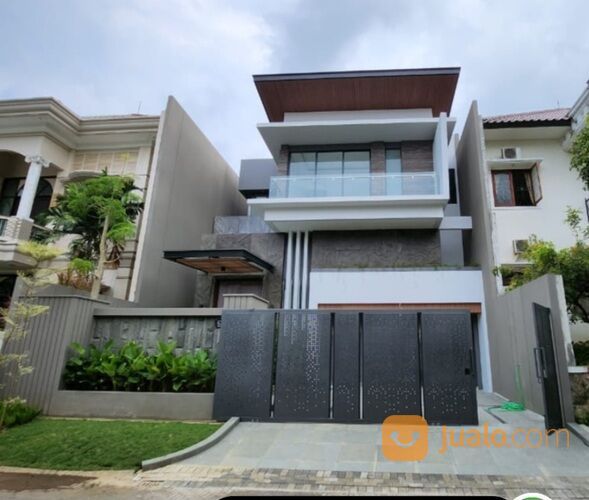 Rumah Baru Taman Golf Citraland Surabaya New Modern Split level 2,5 Lantai