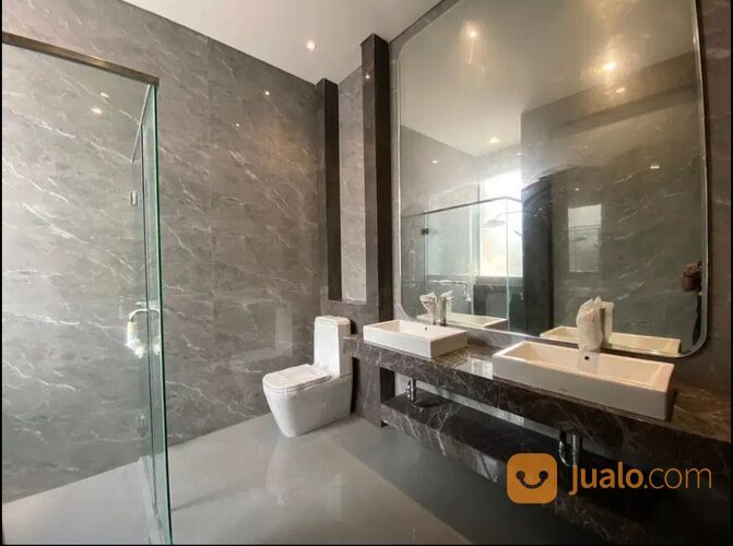 Rumah Baru Taman Golf Citraland Surabaya New Modern Split level 2,5 Lantai