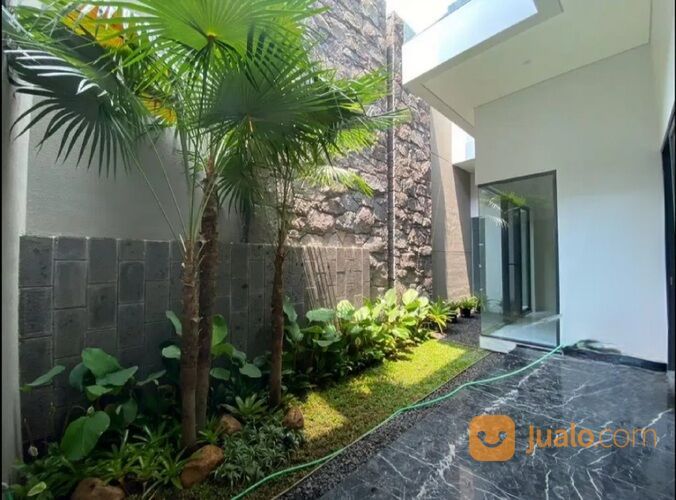 Rumah Baru Taman Golf Citraland Surabaya New Modern Split level 2,5 Lantai