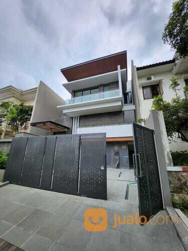 Rumah Baru Taman Golf Citraland Surabaya New Modern Split level 2,5 Lantai