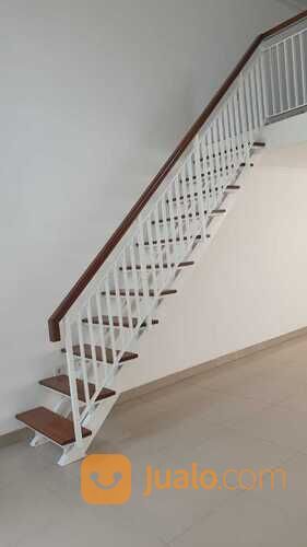 RUMAH DI PERUMAHAN RANCAMAYA GOLF ESTATE