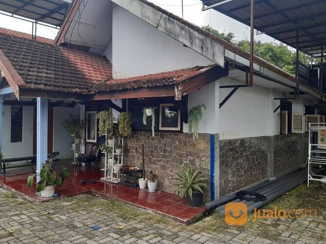 Rumah di Kebonsari, dekat Armed Jember