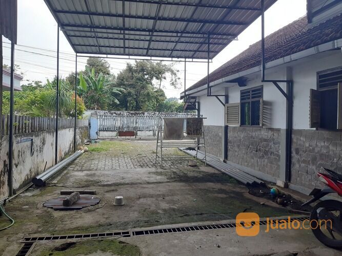 Rumah di Kebonsari, dekat Armed Jember