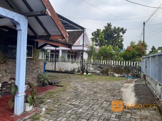 Rumah di Kebonsari, dekat Armed Jember