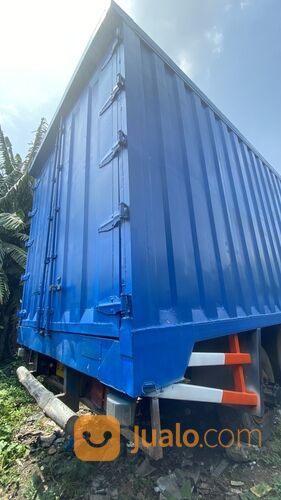 TRUK BOX CARGO NISSAN PKC 211 TAHUN 2006