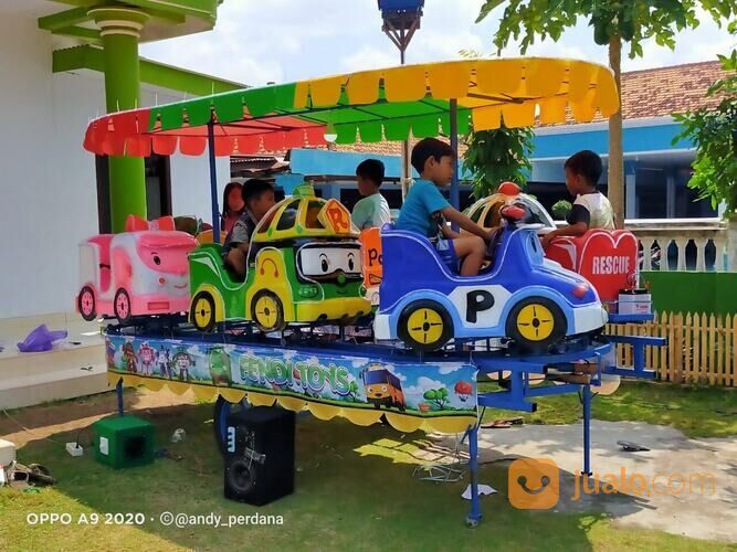 Wahana odong-odong kereta panggung kereta gerobak banyak model mumer
