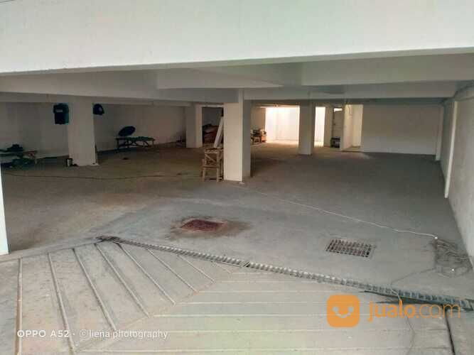 Gedung ruang usaha strategis di jalan Kh. Wahid Hasyim Menteng