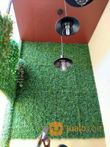 Interior Dinding Dengan Pemasangan Vertical Garden