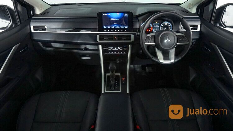 Mitsubishi Xpander Cross Premium AT 2022 Putih