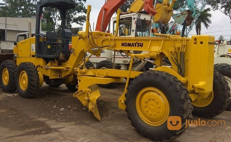 Alat berat Motor Grader Komatsu GD511A-1 Tahun 2012