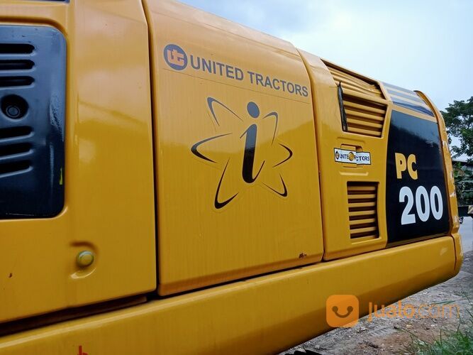 ESCAVATOR KOMATSU PC 200 2011