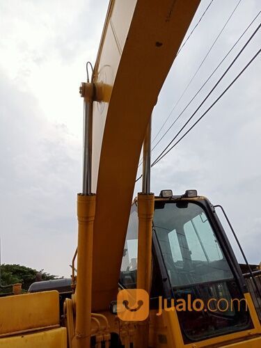 ESCAVATOR KOMATSU PC 200 2011
