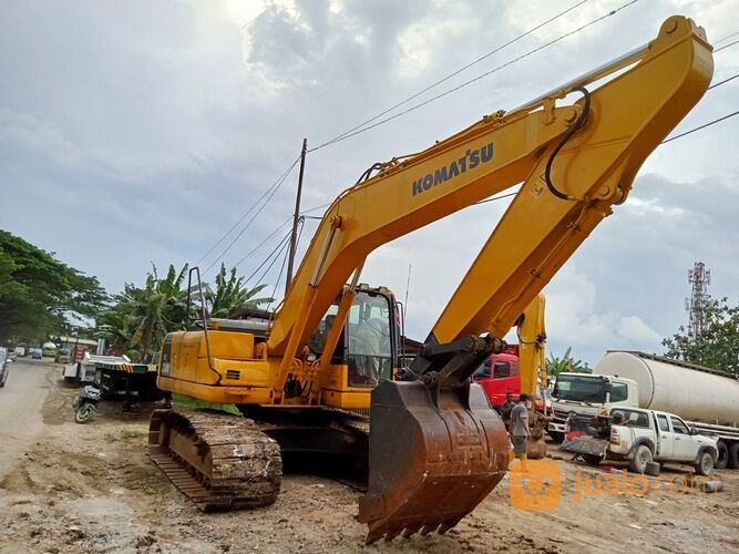 ESCAVATOR KOMATSU PC 200 2011