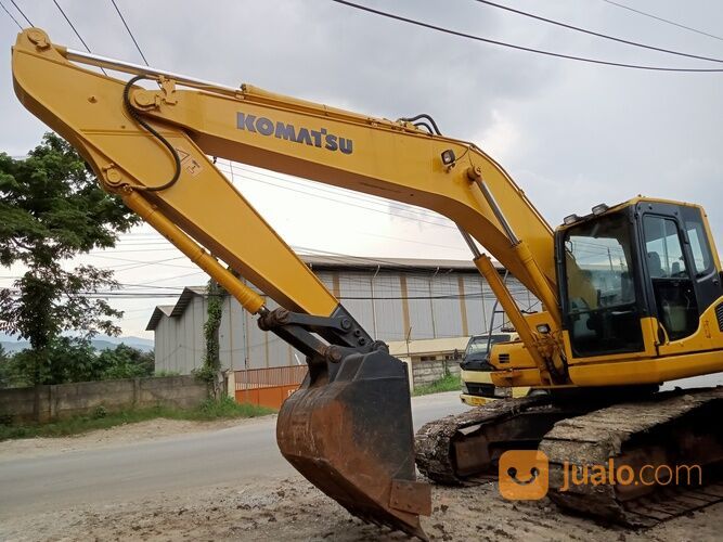 ESCAVATOR KOMATSU PC 200 2011