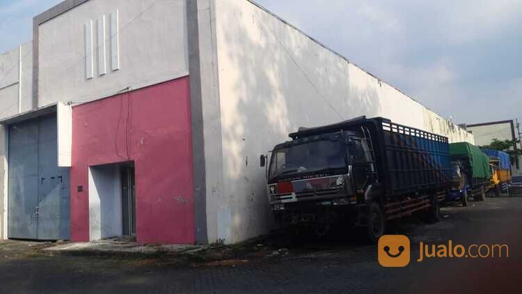 Gudang Strategis Belakang Depo Bangunan