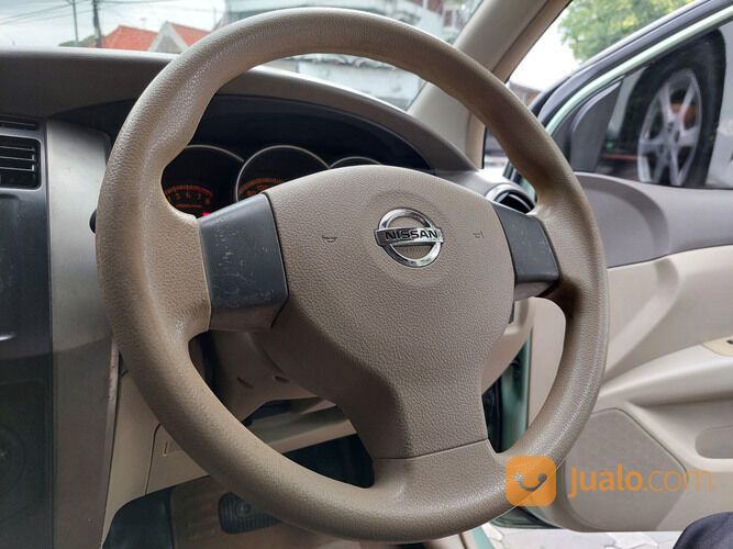 Nissan Grand Livina 1.5 XV AT Matic 2010