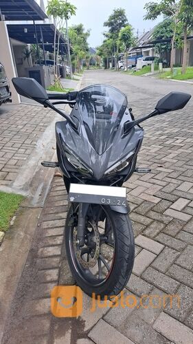 Honda CBR 150R Tahun 2019 Hitam Doff Nego