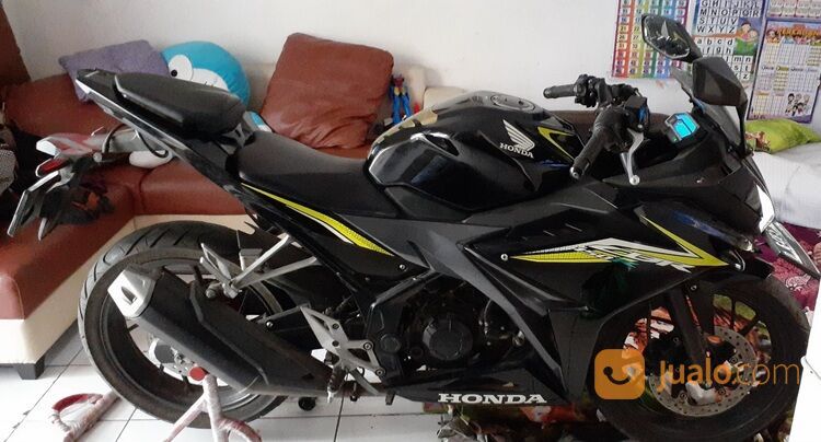 HONDA ALL NEW CBR 150 HITAM TAHUN 2016