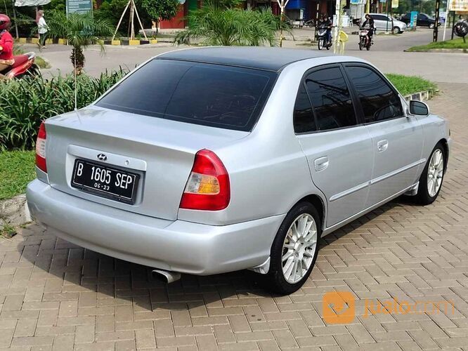 Hyundai Accent Verna tahun 2001