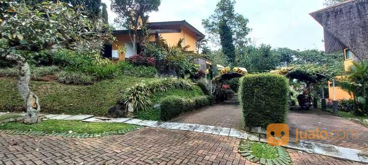 Villa estetik di Klub bunga Resort Batu