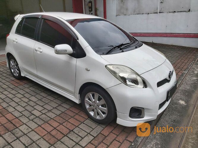 Yaris E 2012 bakpao Putih (W sidoarjo) low KM full variasi ISTIMEWA