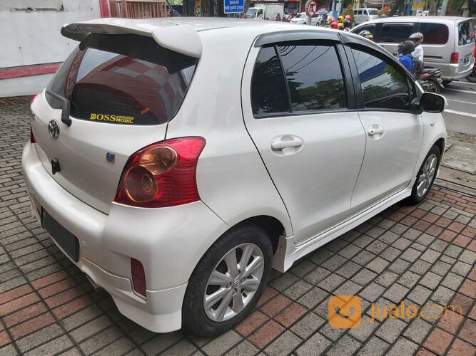 Yaris E 2012 bakpao Putih (W sidoarjo) low KM full variasi ISTIMEWA