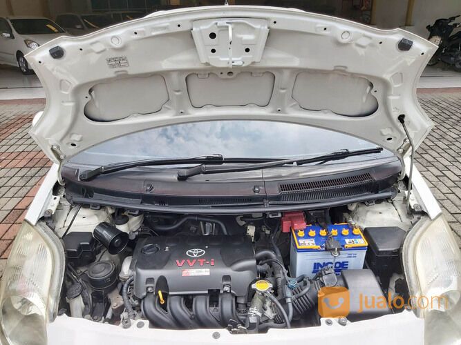 Yaris E 2012 bakpao Putih (W sidoarjo) low KM full variasi ISTIMEWA