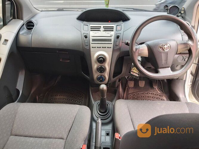 Yaris E 2012 bakpao Putih (W sidoarjo) low KM full variasi ISTIMEWA