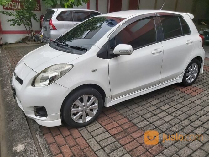 Yaris E 2012 bakpao Putih (W sidoarjo) low KM full variasi ISTIMEWA