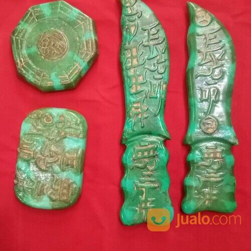 batu giog cina hijau motif naga