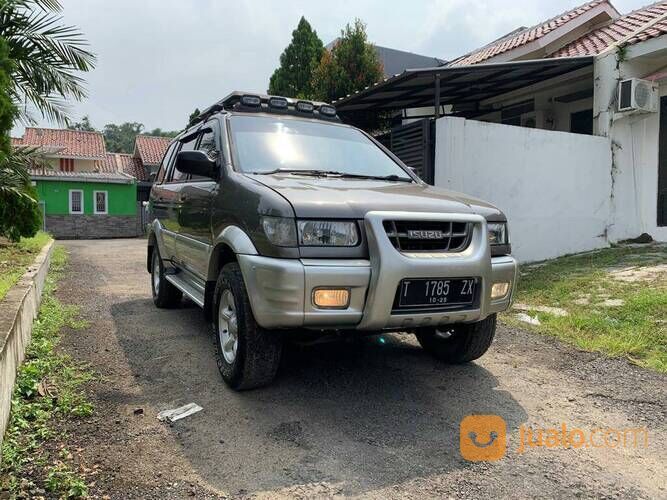isuzu Panther touring solar tahun 2001