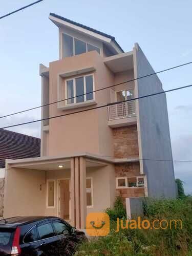 Rumah Cantik 2 Tingkat Landungsari Malang