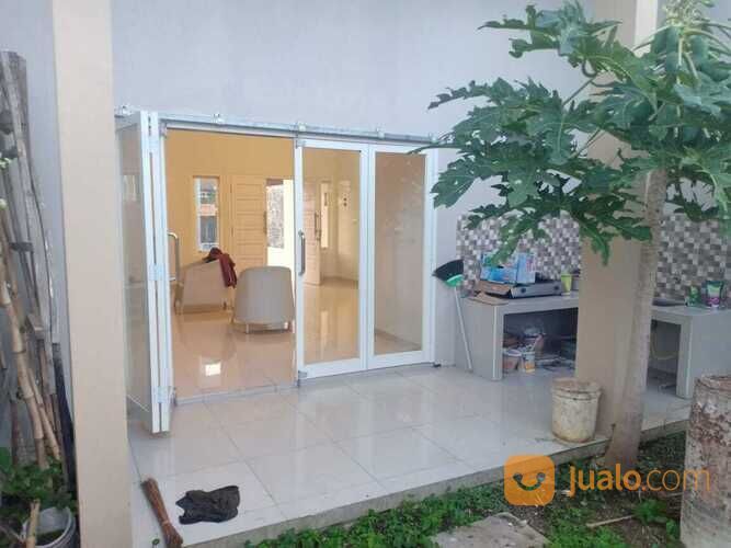 Rumah Cantik 2 Tingkat Landungsari Malang