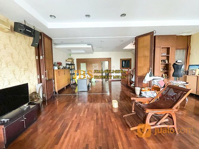 SANGAT LIMITED!! Villa Perumahan Exclusive!! Komplek The Crown Jl.S.Parman