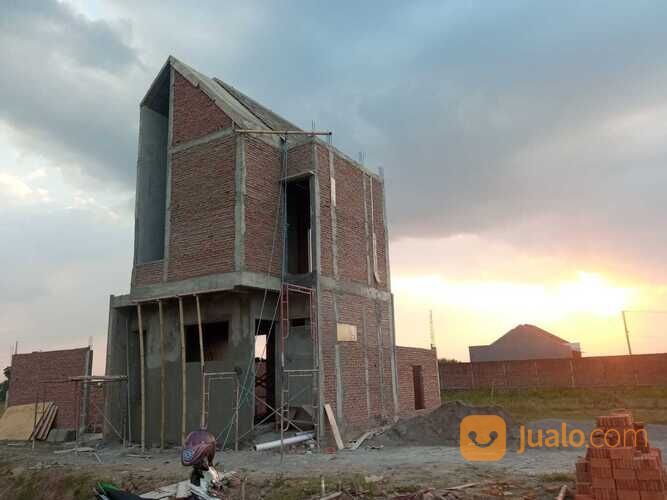 The Alona colomadu Rumah 2 lantai dekat bandara dan kota solo Shm