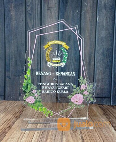 Plakat akrilik Malang kami adalah pilihan yang elegan