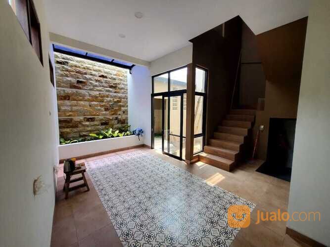 Rumah baru 2 lantai popongan monjali dekat ke ugm