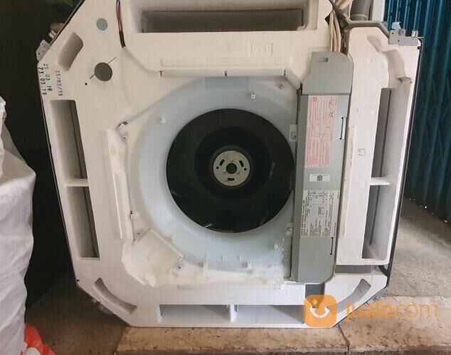 Indoor AC Casette Daikin 5PK VRV 4