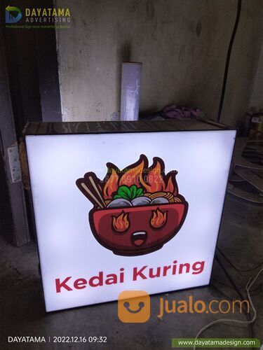 Plang Nama Neon Box Cafe dan Kedai