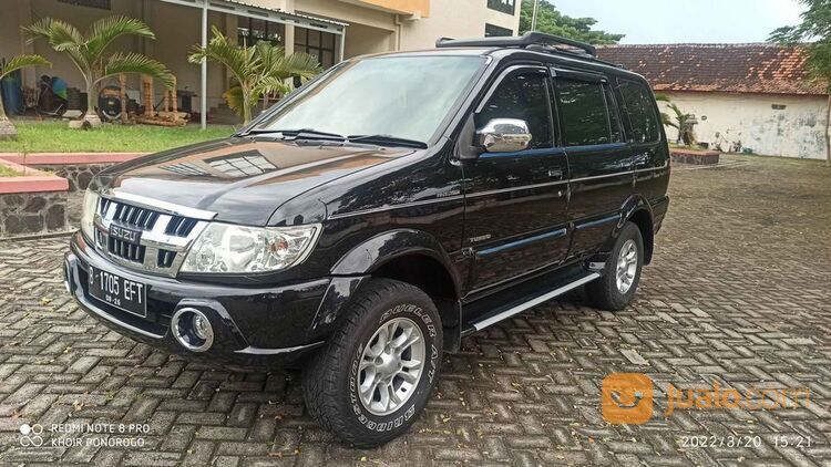 isuzu panther grand touring hitam 2011