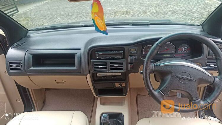isuzu panther grand touring hitam 2011