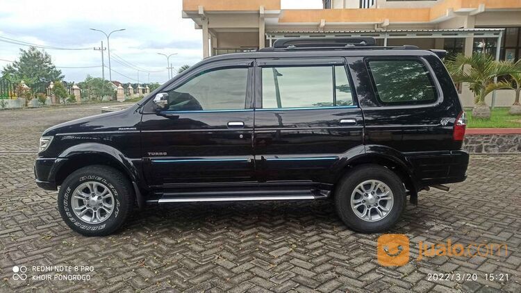 isuzu panther grand touring hitam 2011