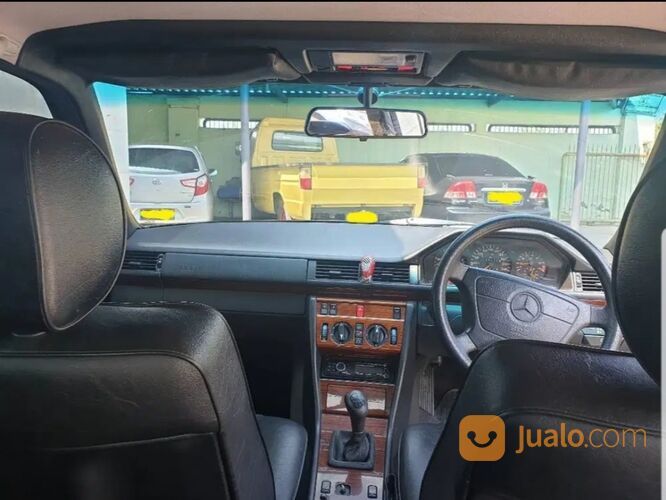 Mercedes-benz E320 MT 1995