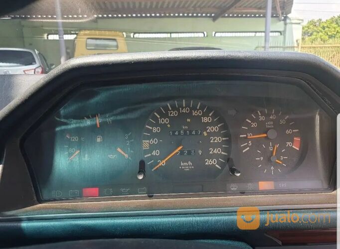 Mercedes-benz E320 MT 1995