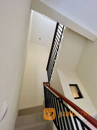 Rumah Cantik dan Rapi Cluster Mansion Garden Pamulang Tangerang Selatan